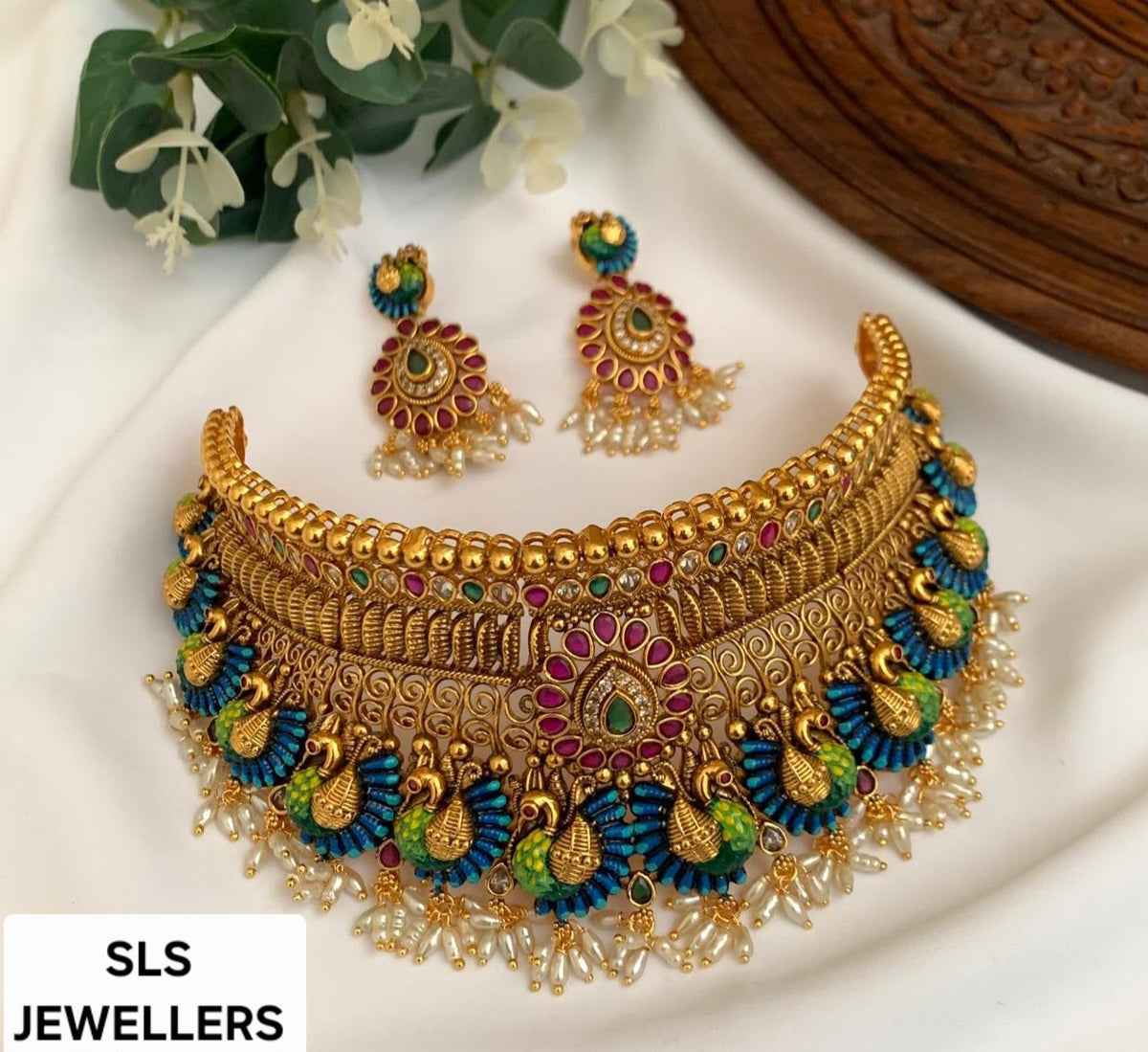 Chocker with earinges code SLS