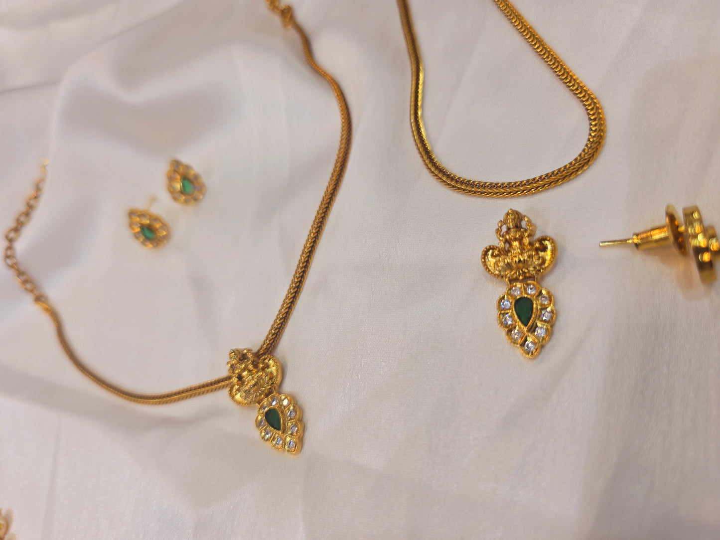 Neck set with earrings Code SLS 284J