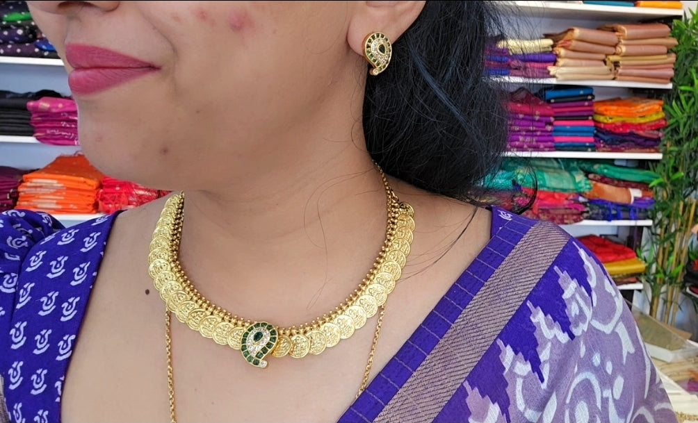 Neck set with earrings