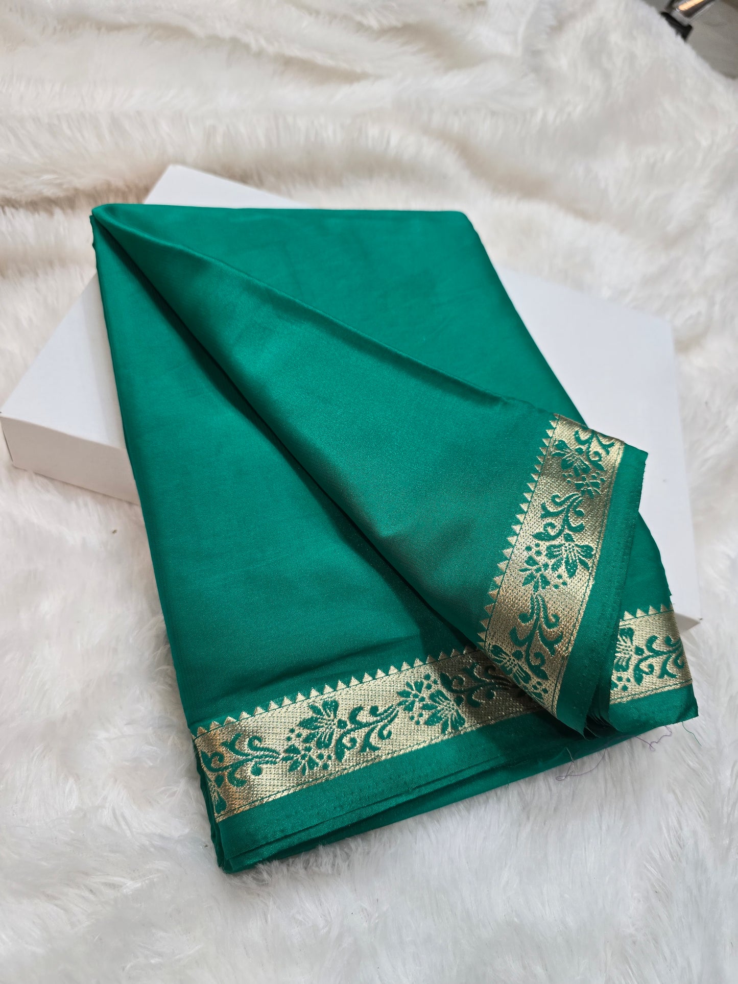Saree un stiched blouse code SLS 562