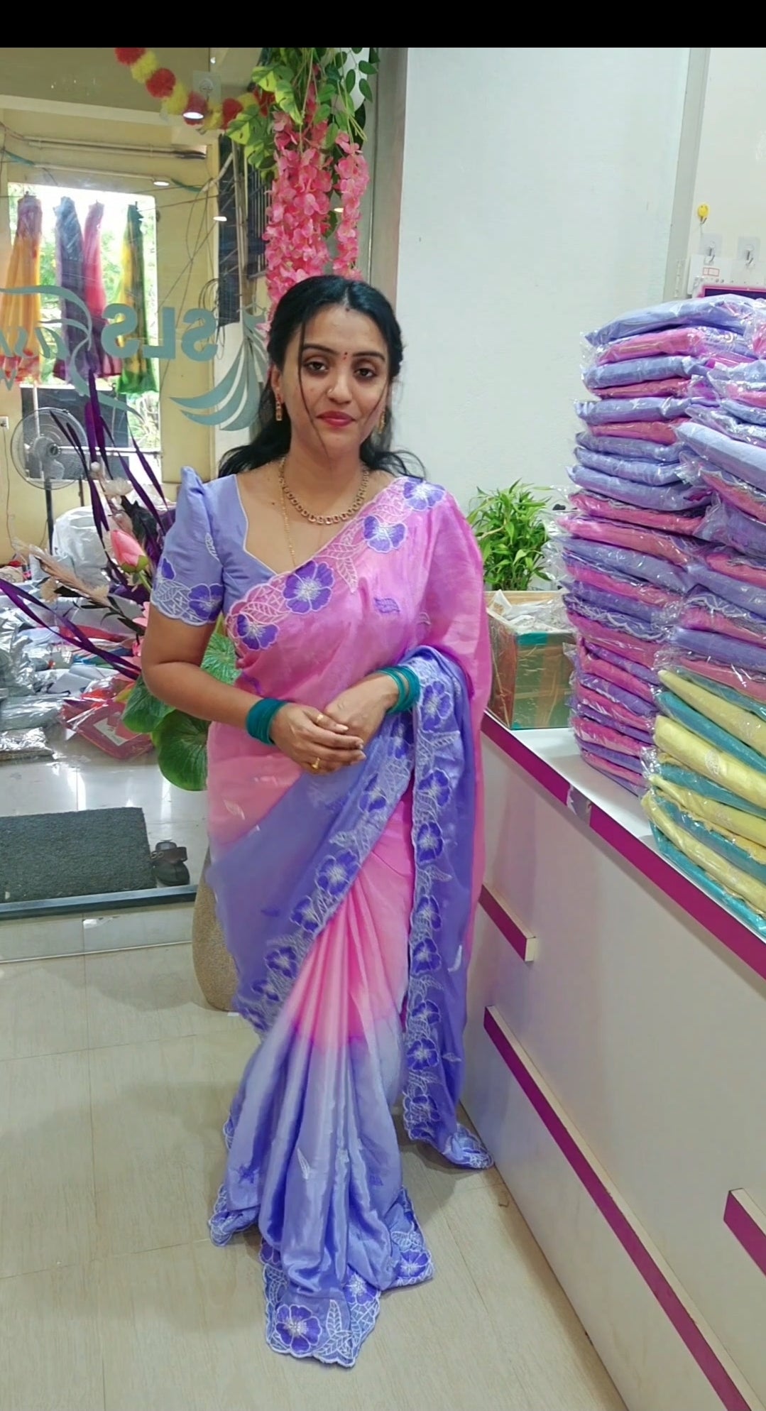 Code SLS 215 saree un stiched blouse