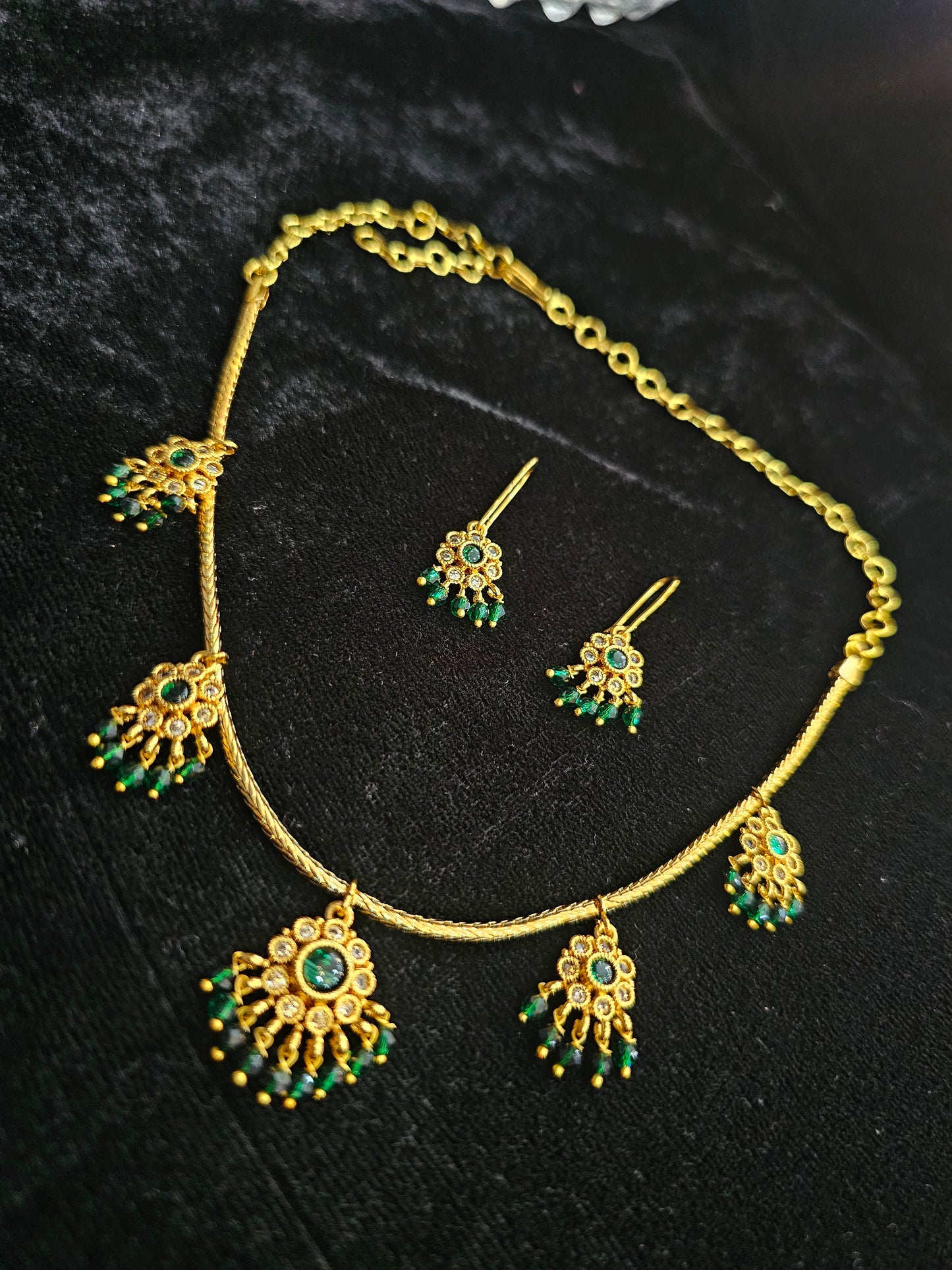 Green set with earrings code SLS 809J