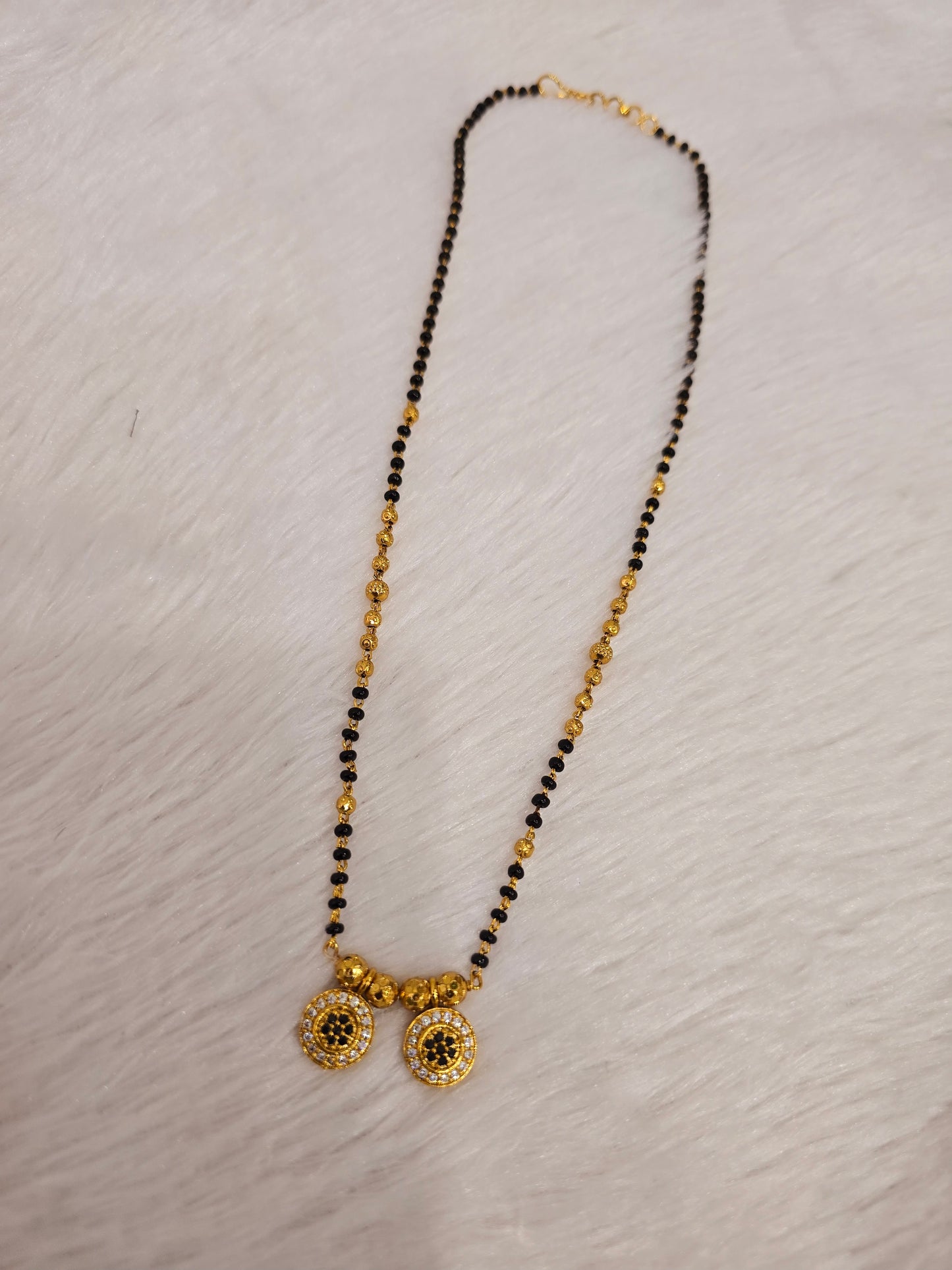 Black beads 377 J