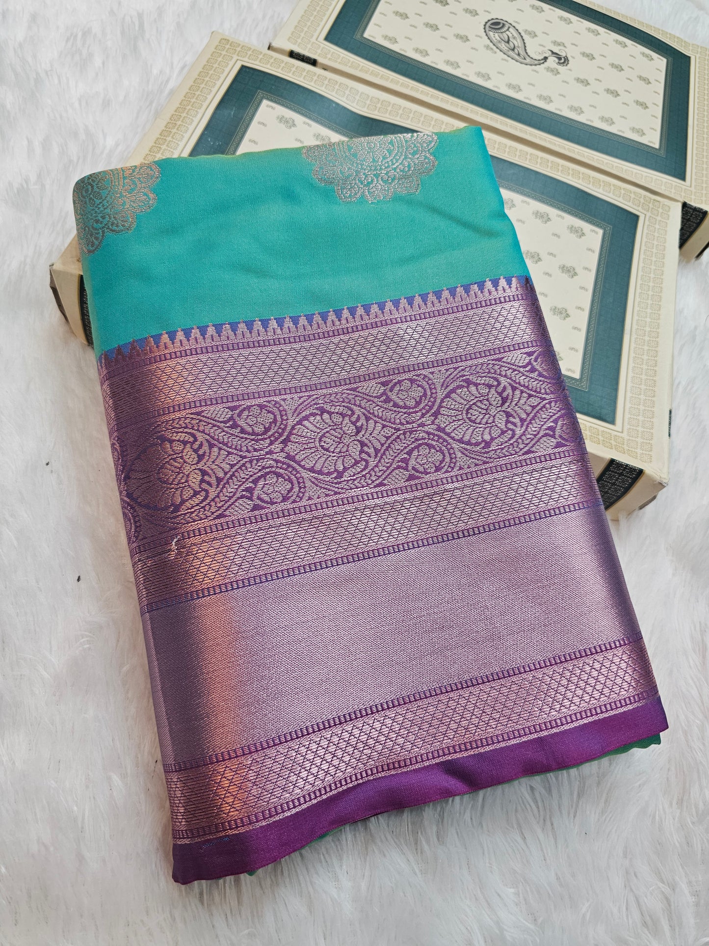 Saree un stiched blouse code SLS 560
