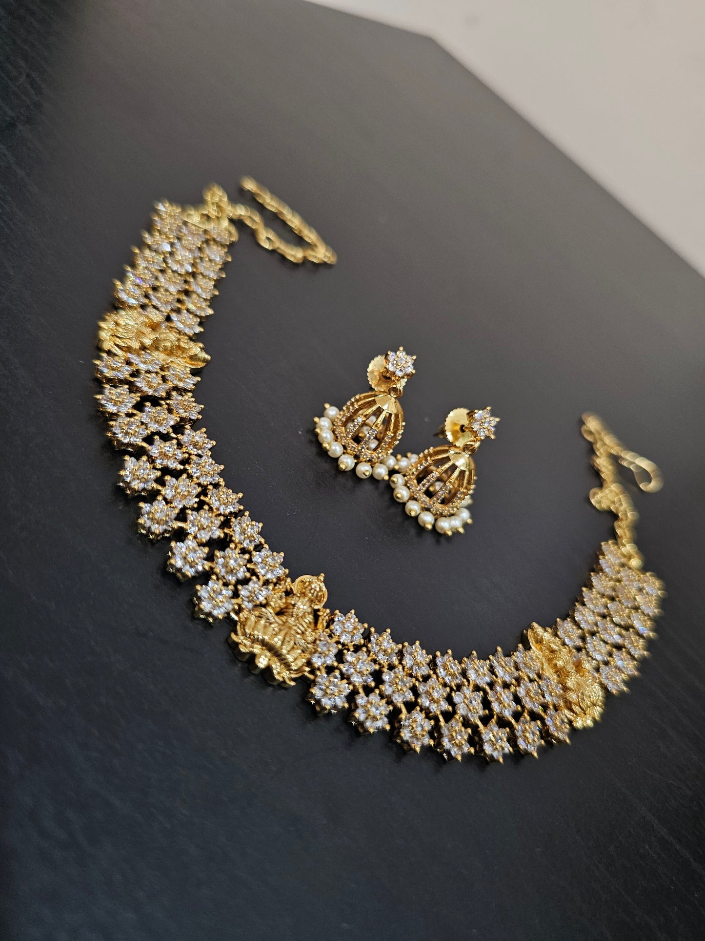 Neck set with earrings code SLS 802J