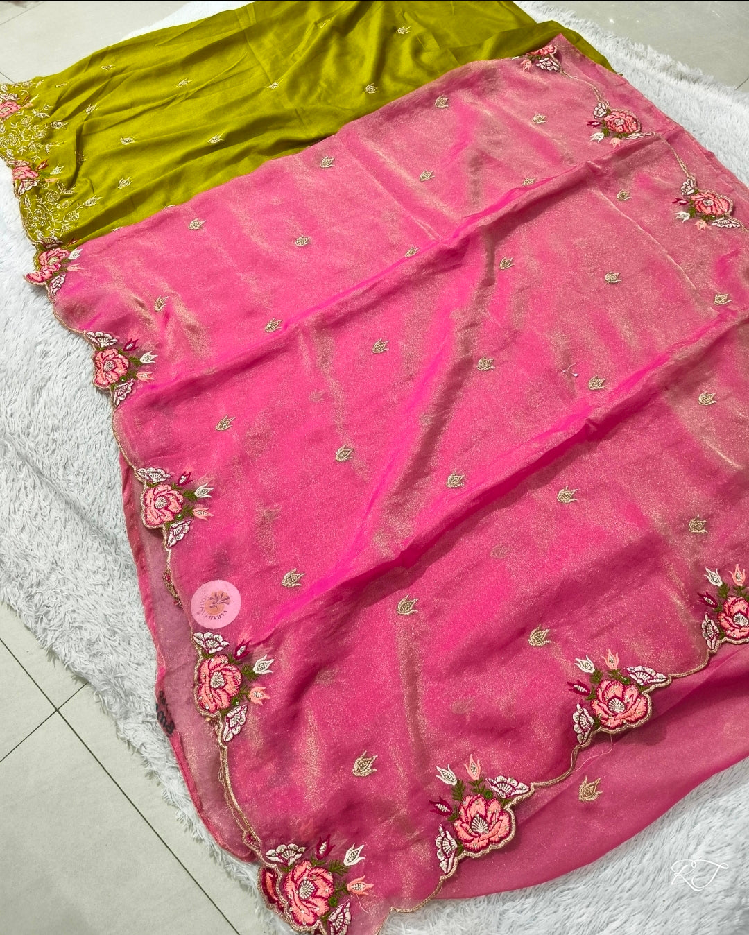 Saree un stiched blouse code SLS 559