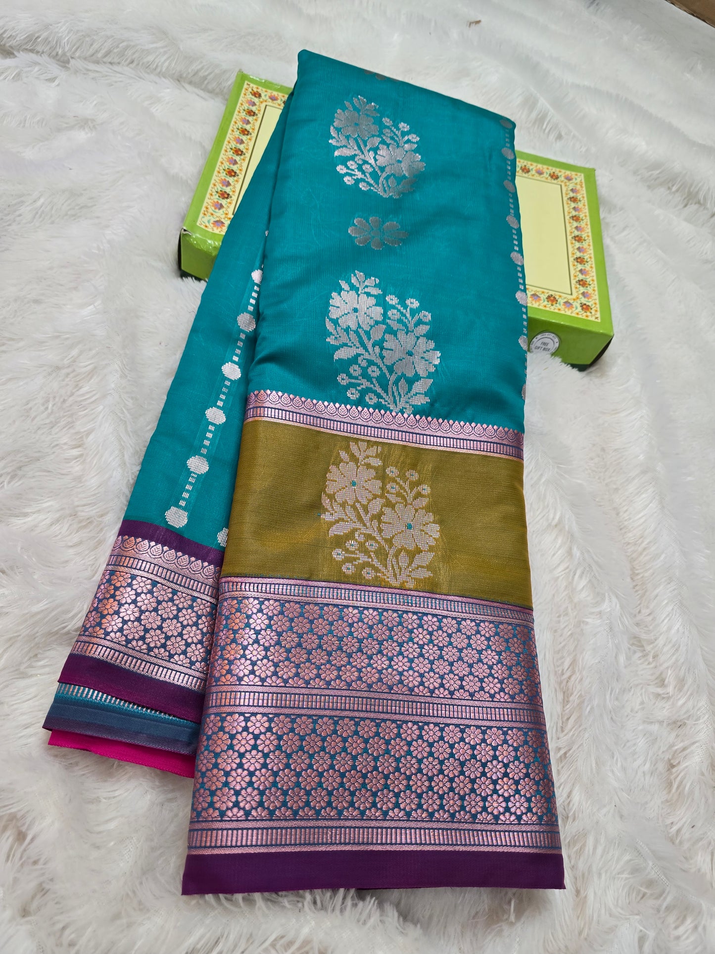 Saree un stiched blouse code SLS 560
