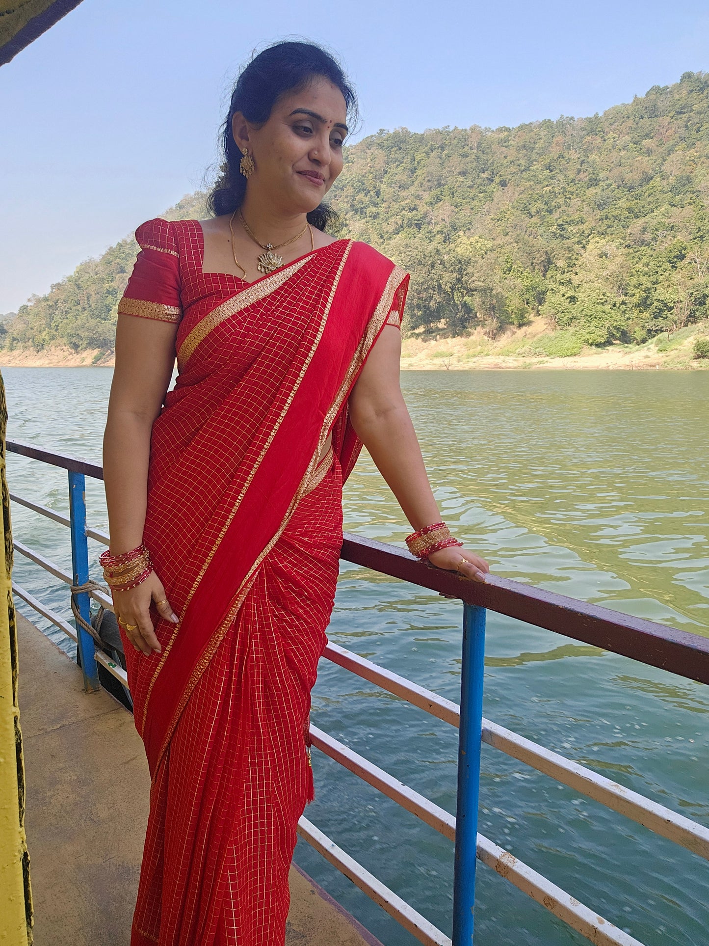 Saree un stiched blouse Code SLS 379