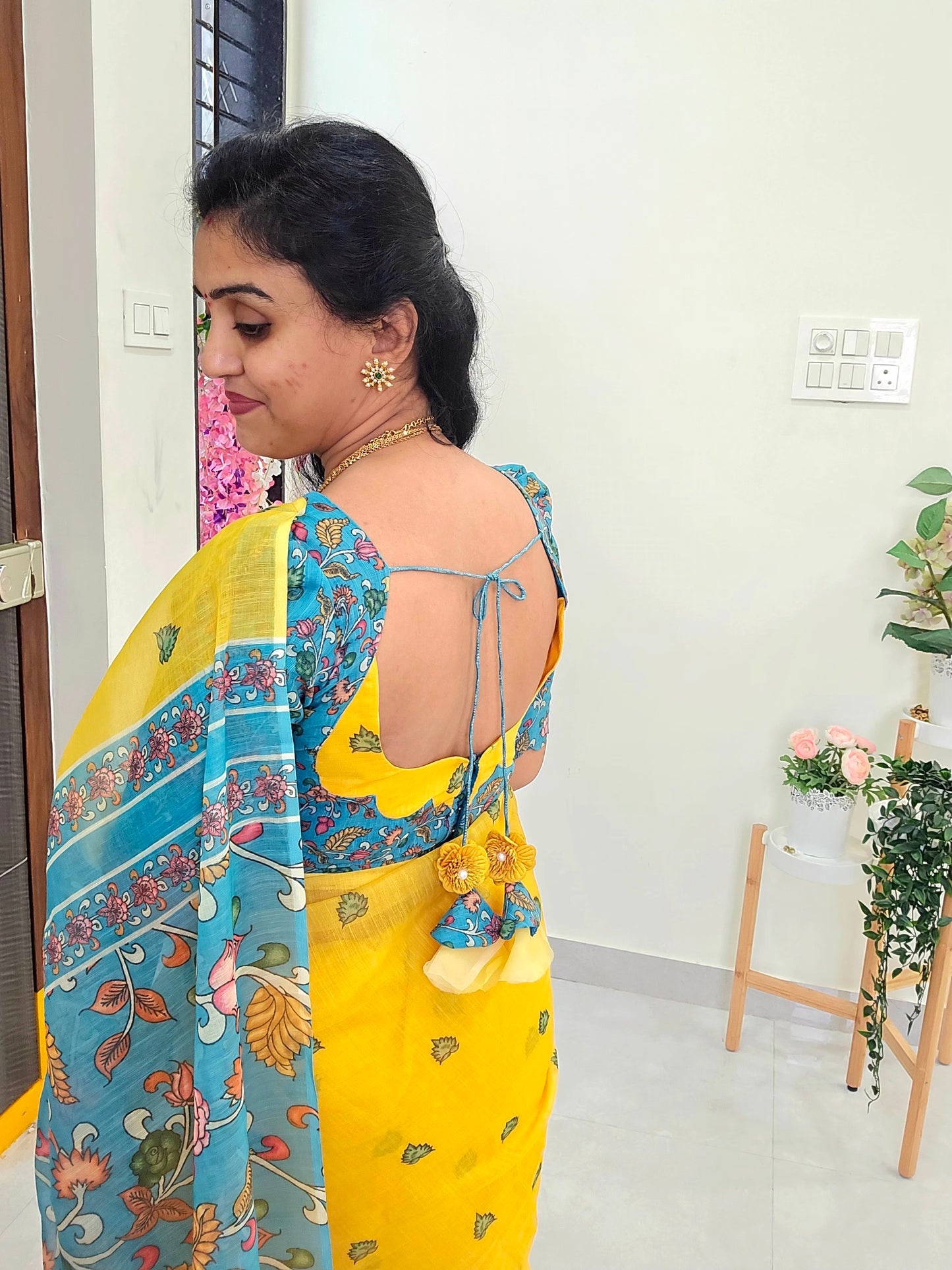Code SLS 216 saree un stiched blouse