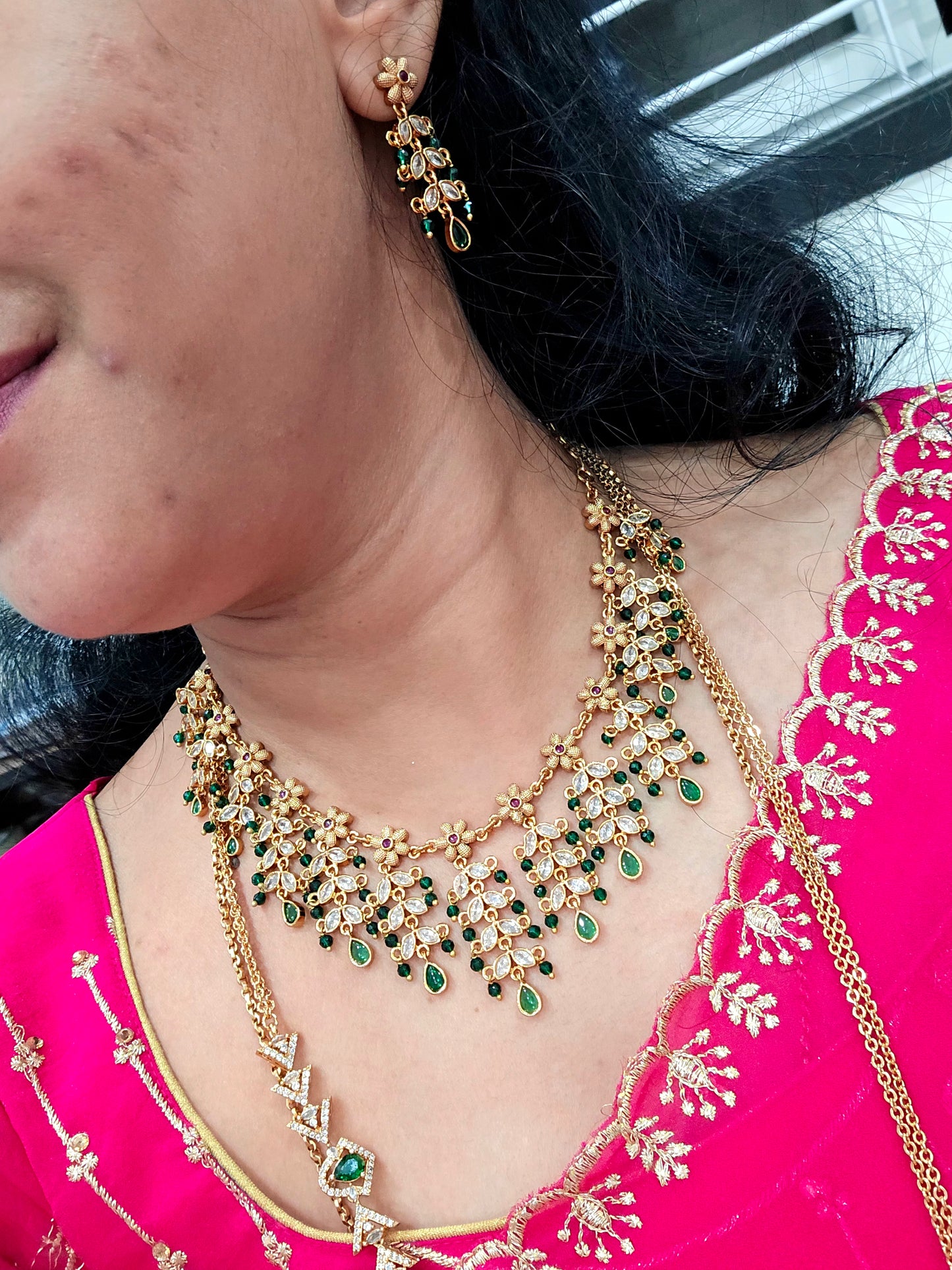 Code SLS 201J neck set with earrings