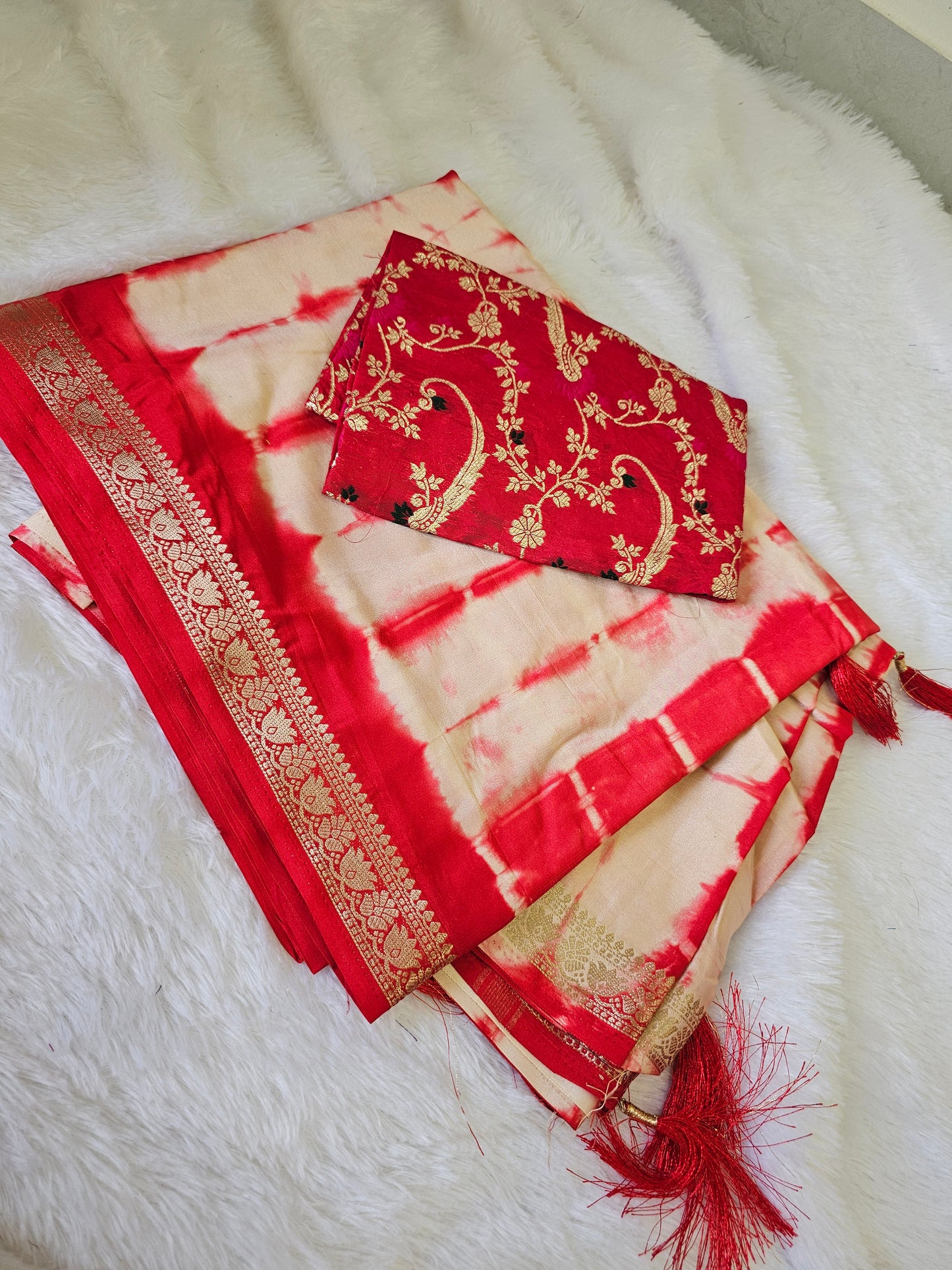 Saree un stiched blouse code SLS 381