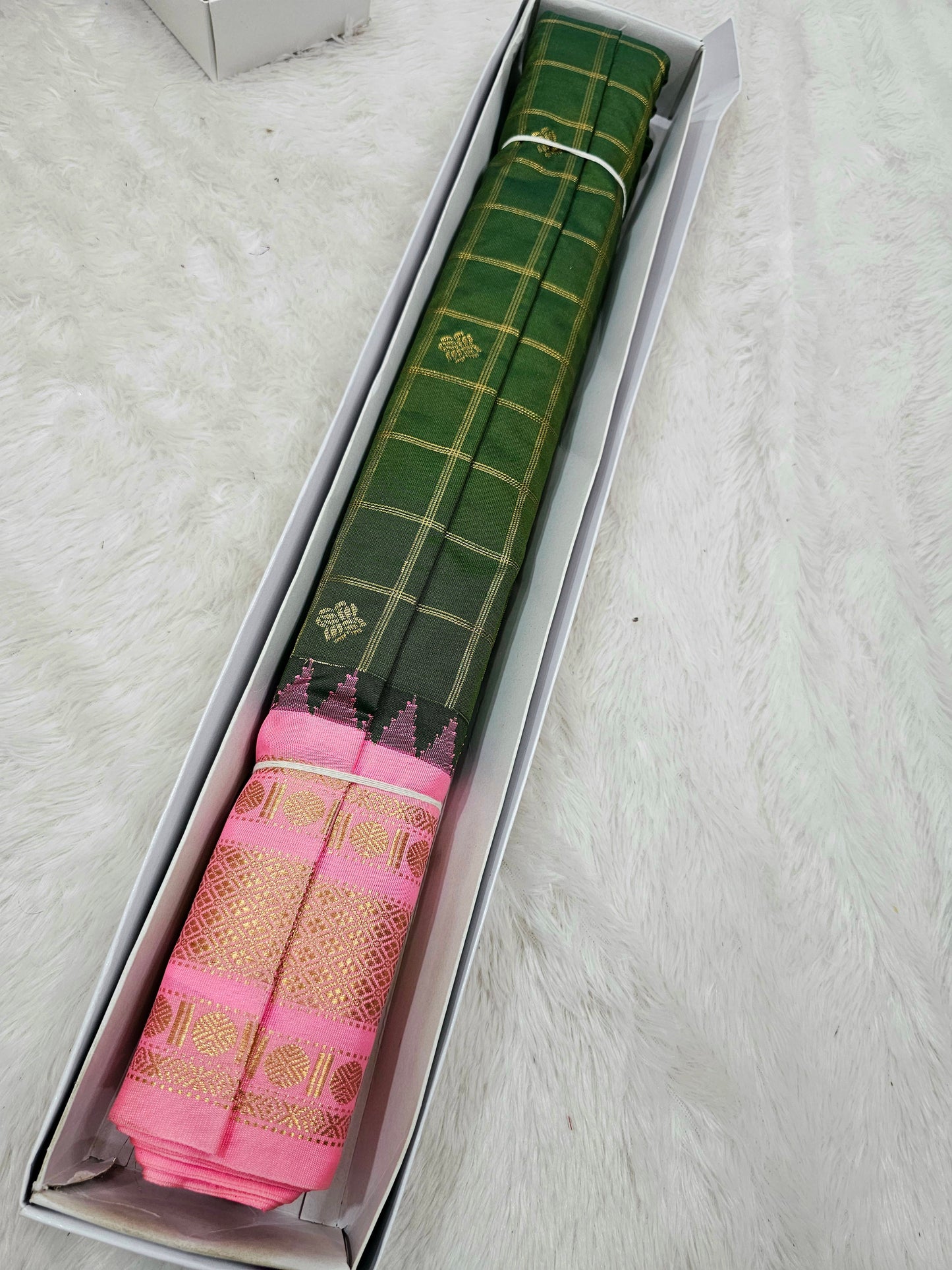 Saree un stiched blouse code SLS 584