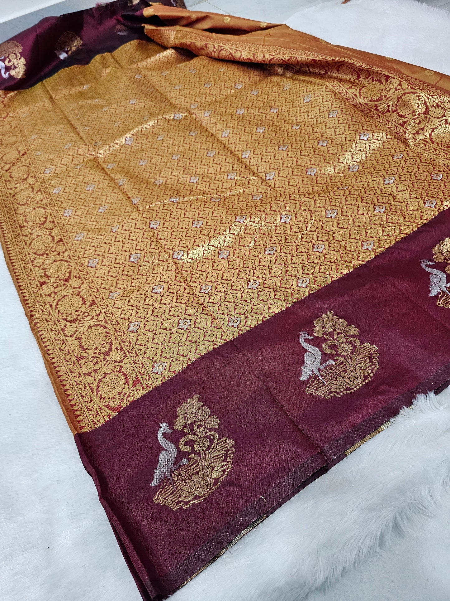 Saree un stiched blouse code SLS 580