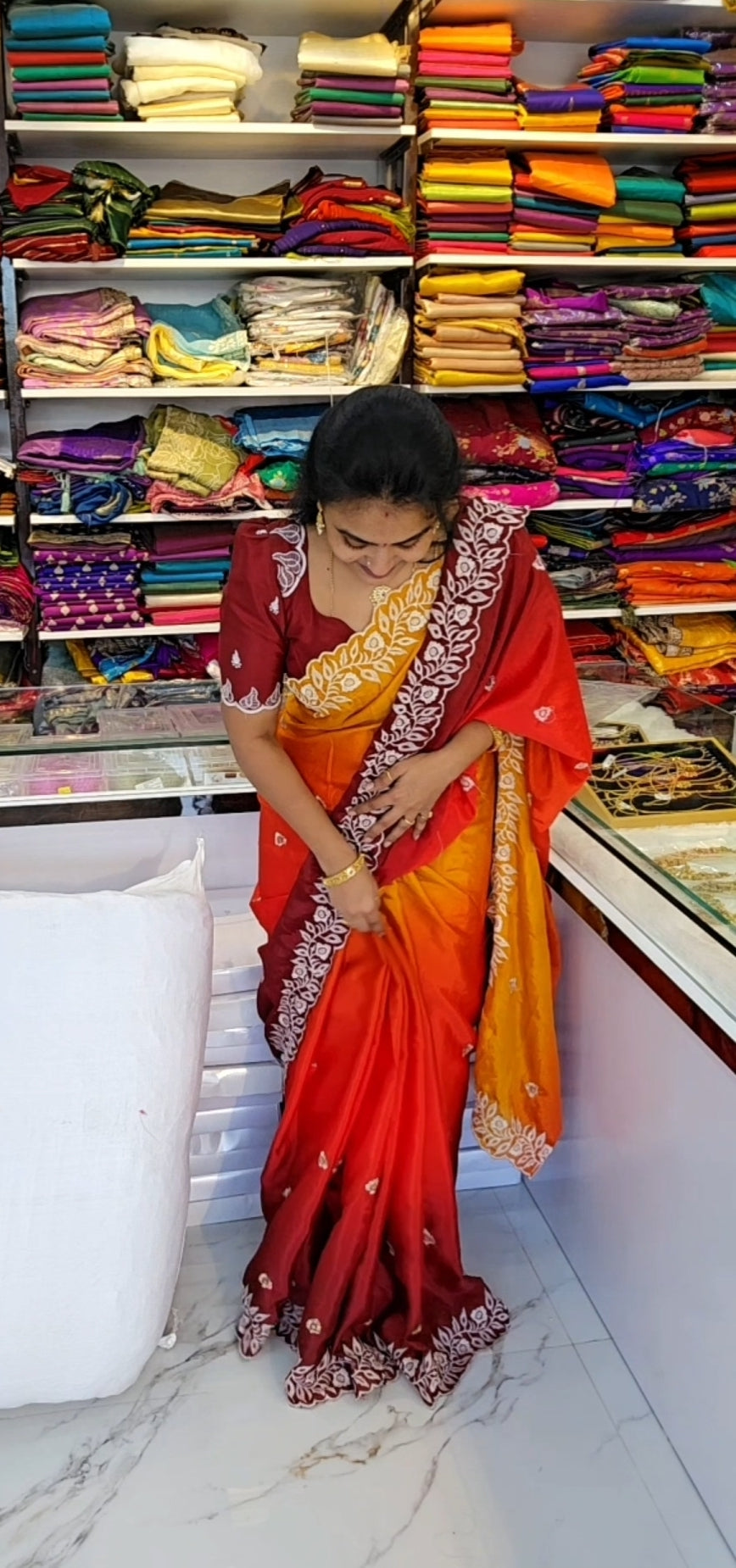 Code SLS 08 saree un stiched blouse