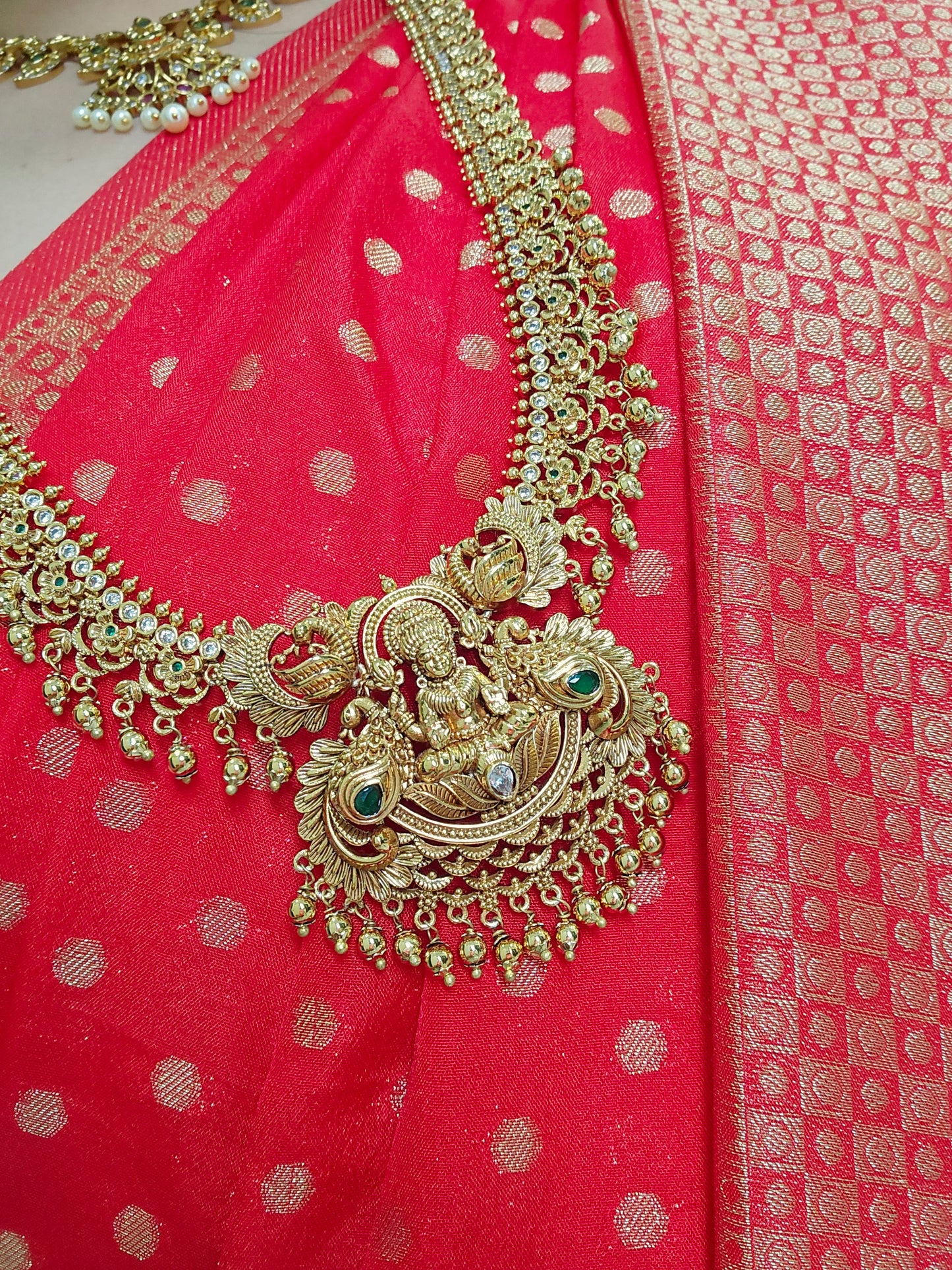 Code SLS 210J Long set with earrings