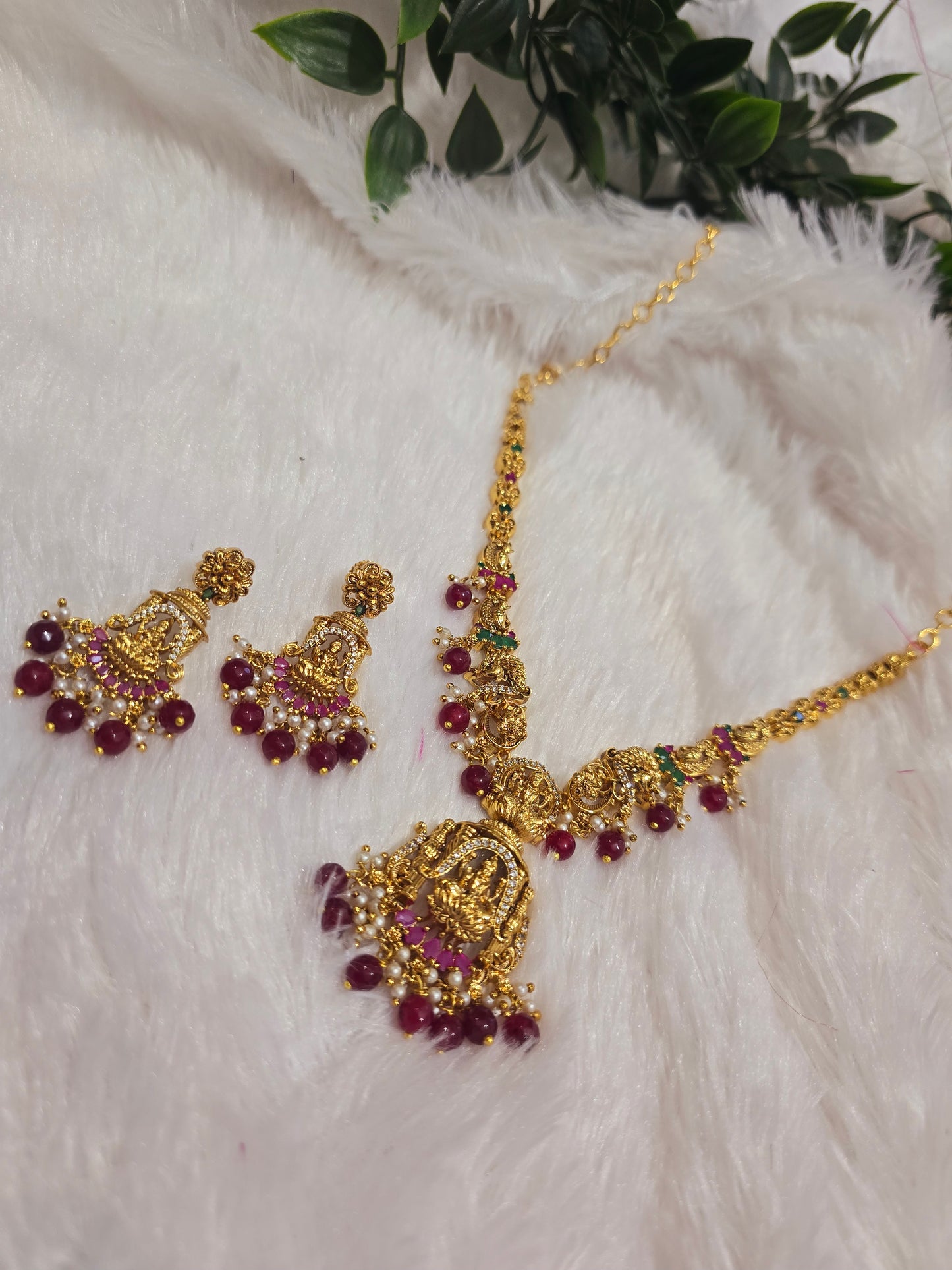 Green Neck set with earrings Code SLS 353 J