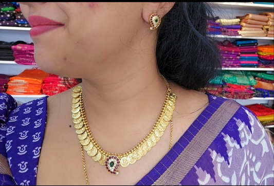 Neck set with earrings
