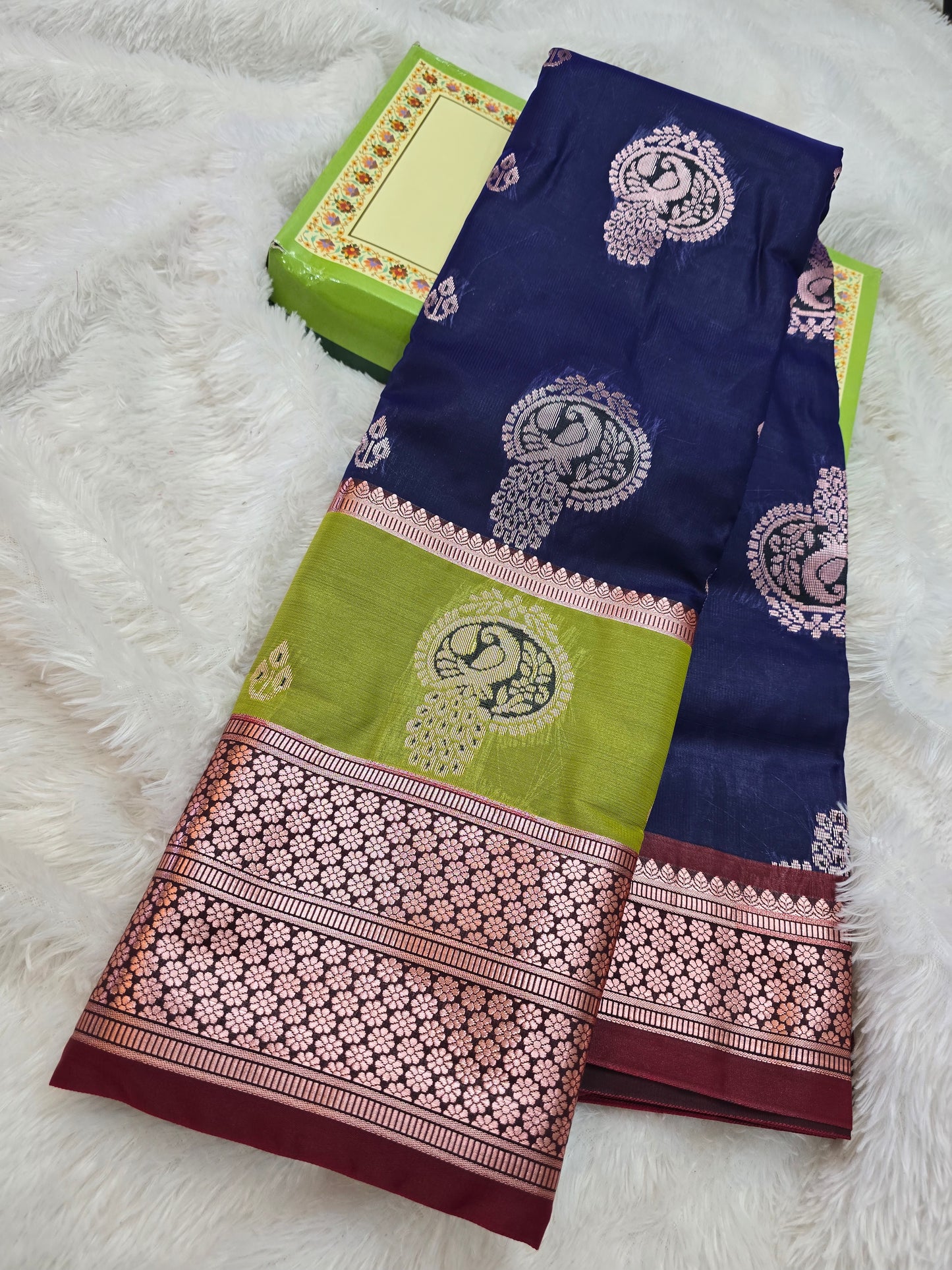 Saree un stiched blouse code SLS 560