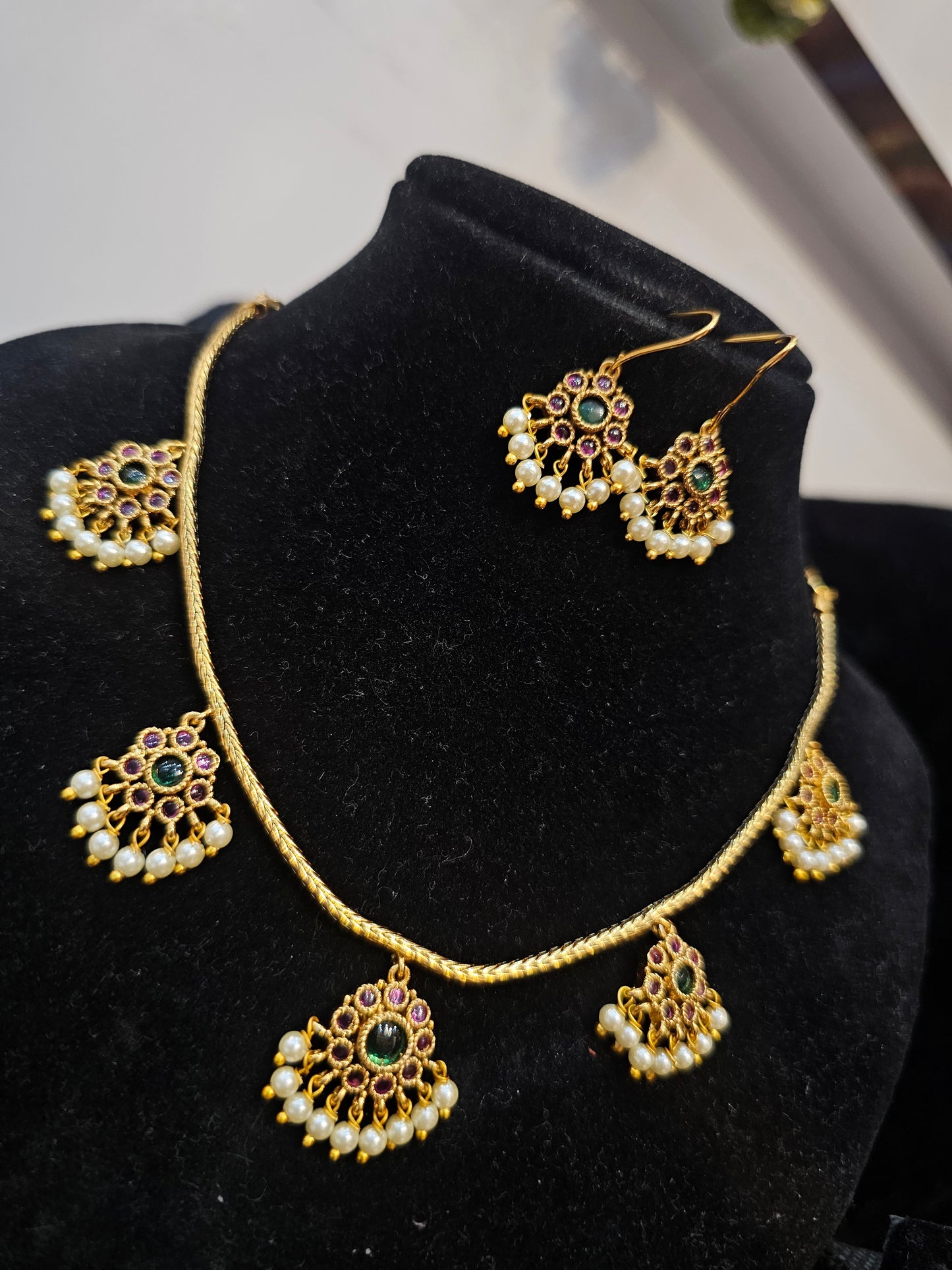 Rubi set with earrings code SLS 809J
