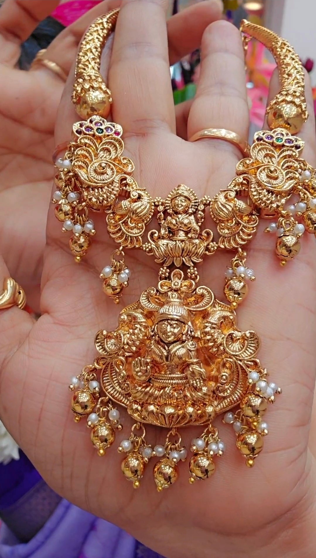 Neck set with earrings  code SLS 317J
