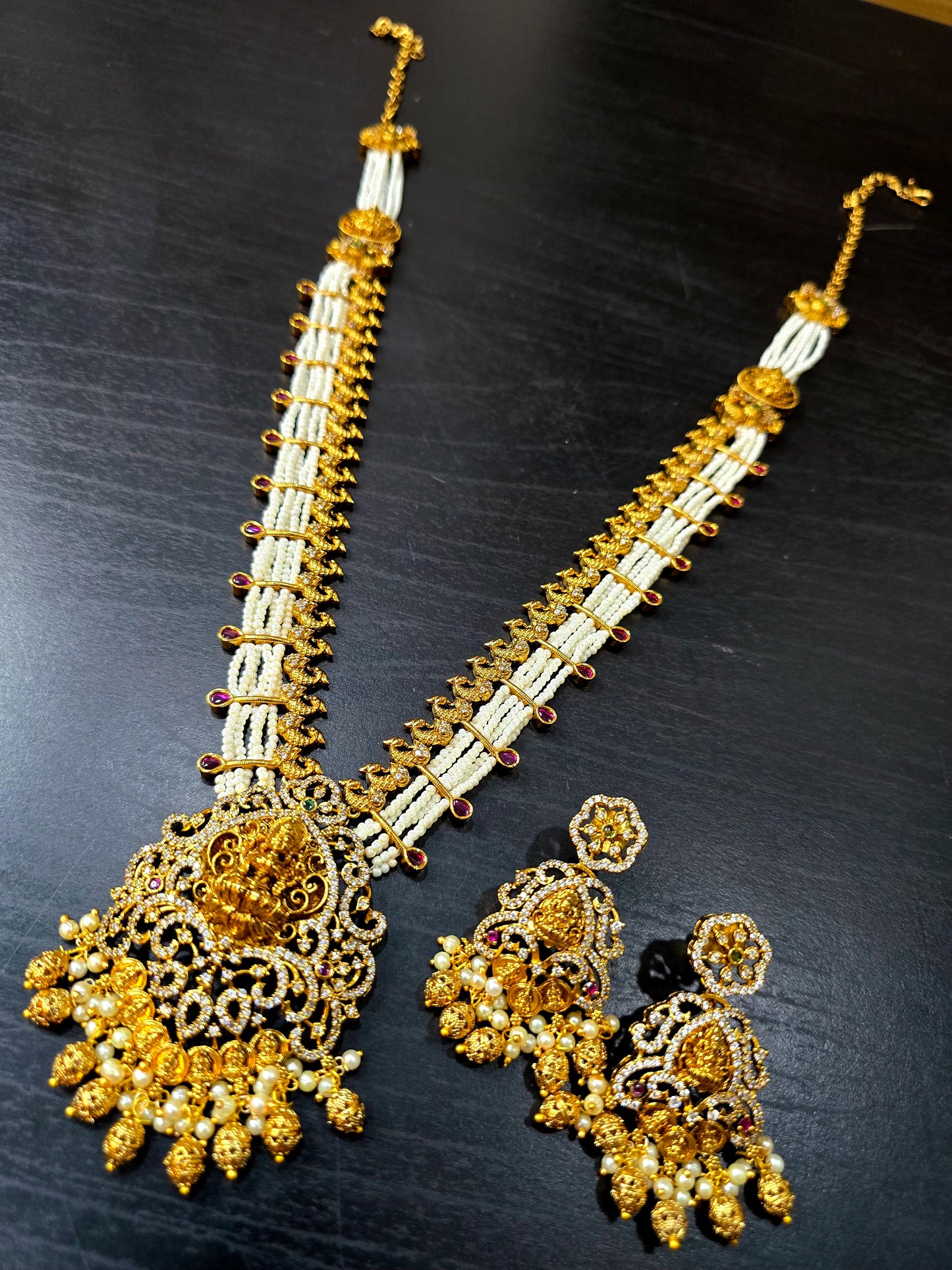 Long set with  earinges code SLS 574J