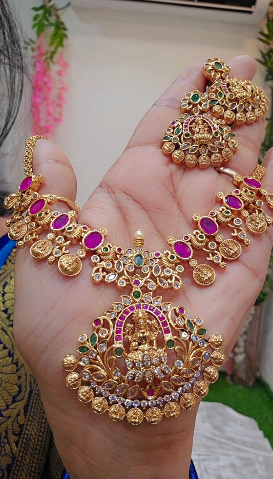 Neck set with earrings - SLS 240J