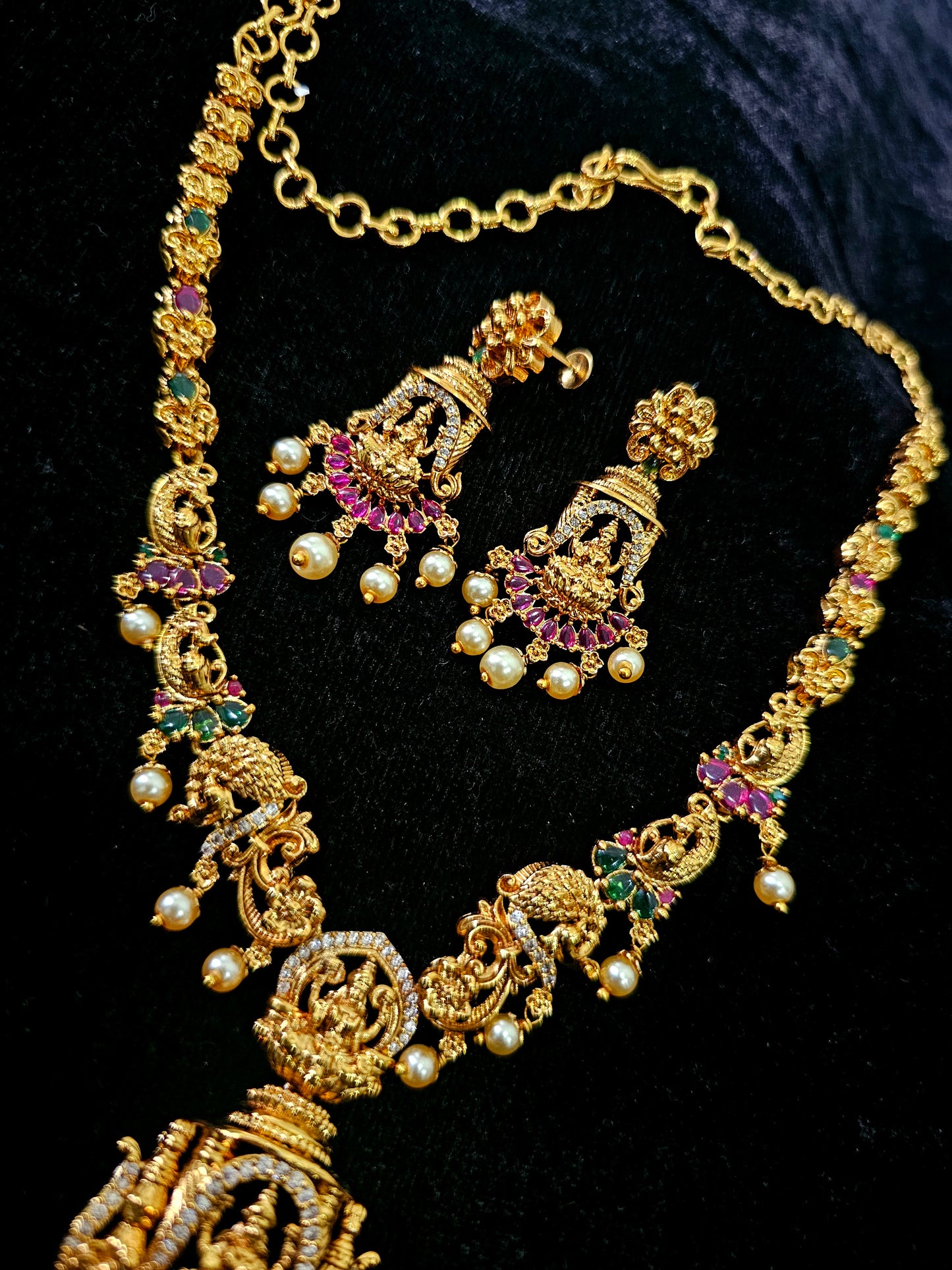 Neck set with earrings code SLS 598J