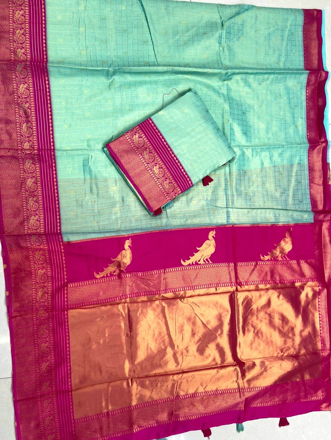 Saree un stiched blouse code SLS 422