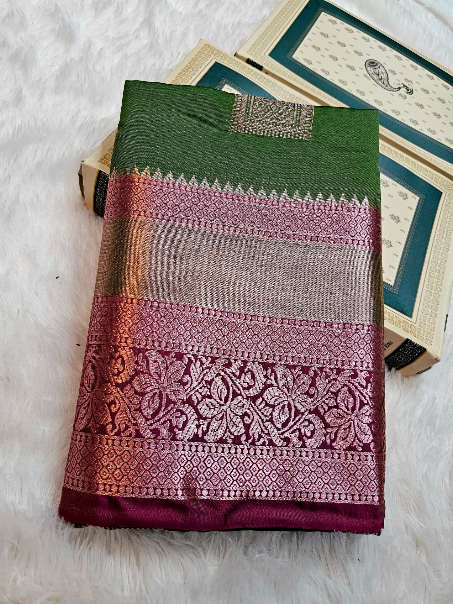 Saree un stiched blouse code SLS 560
