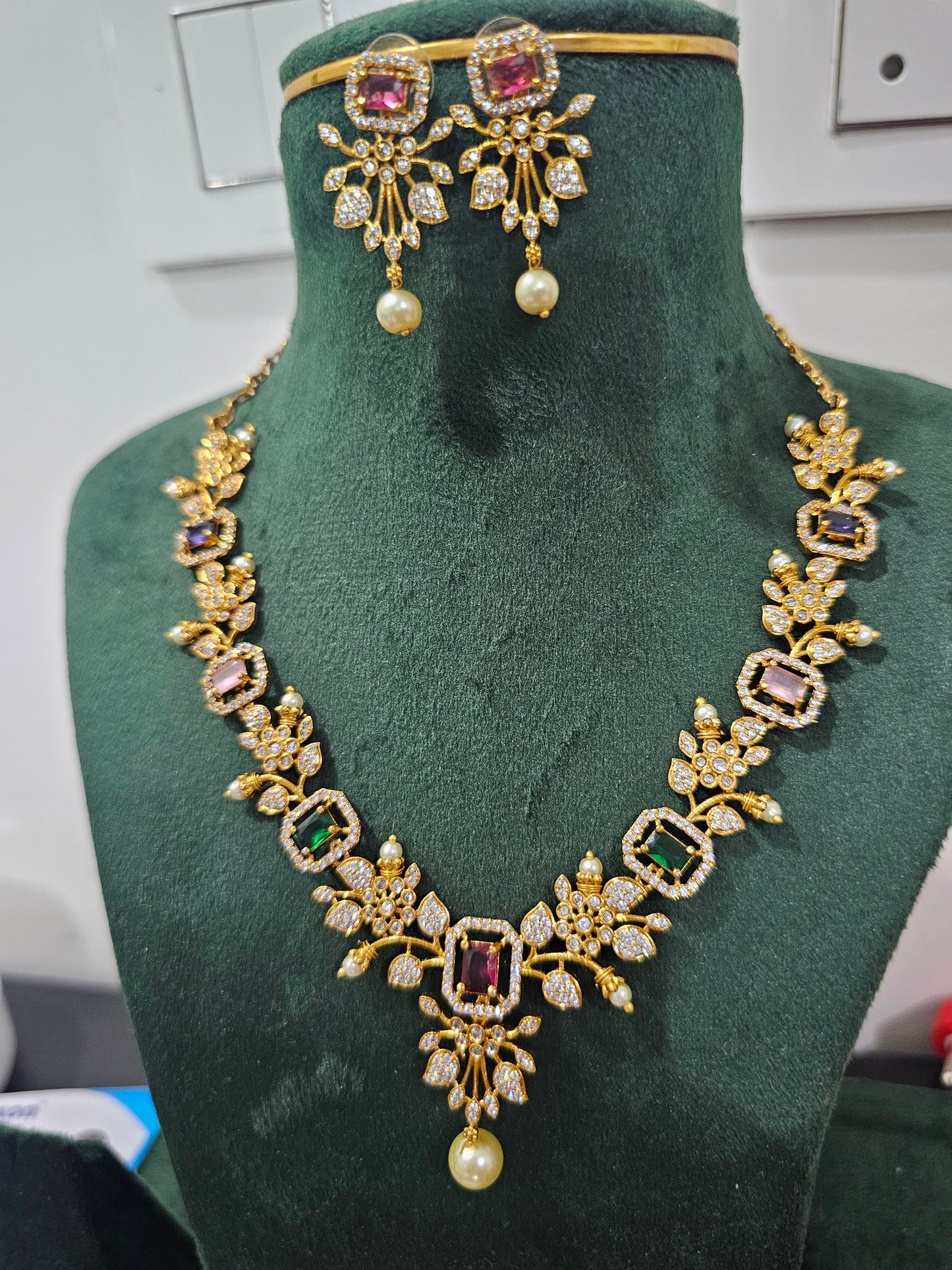 Neck set with earrings code SLS 732J