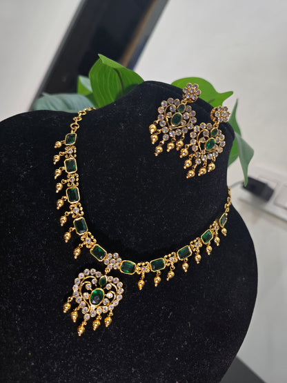 Green neck set with earings code SLS 779J