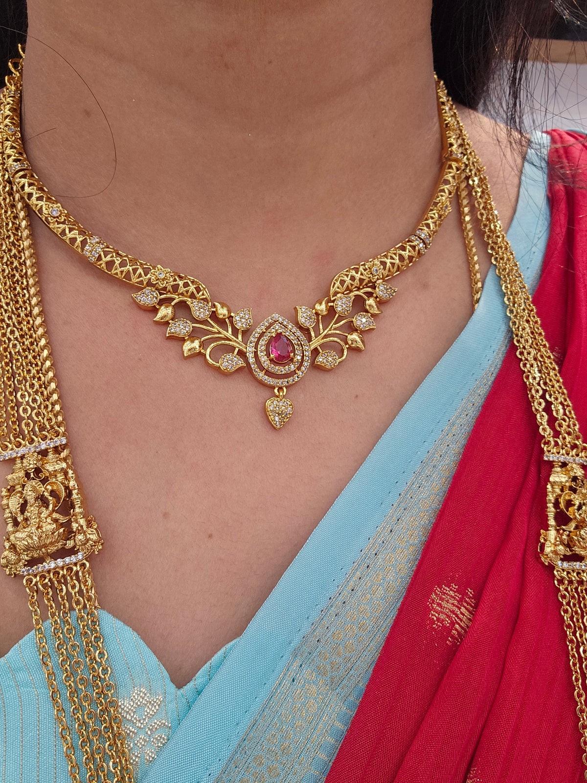 Neck set with earinges  rubi colour code SLS 185J
