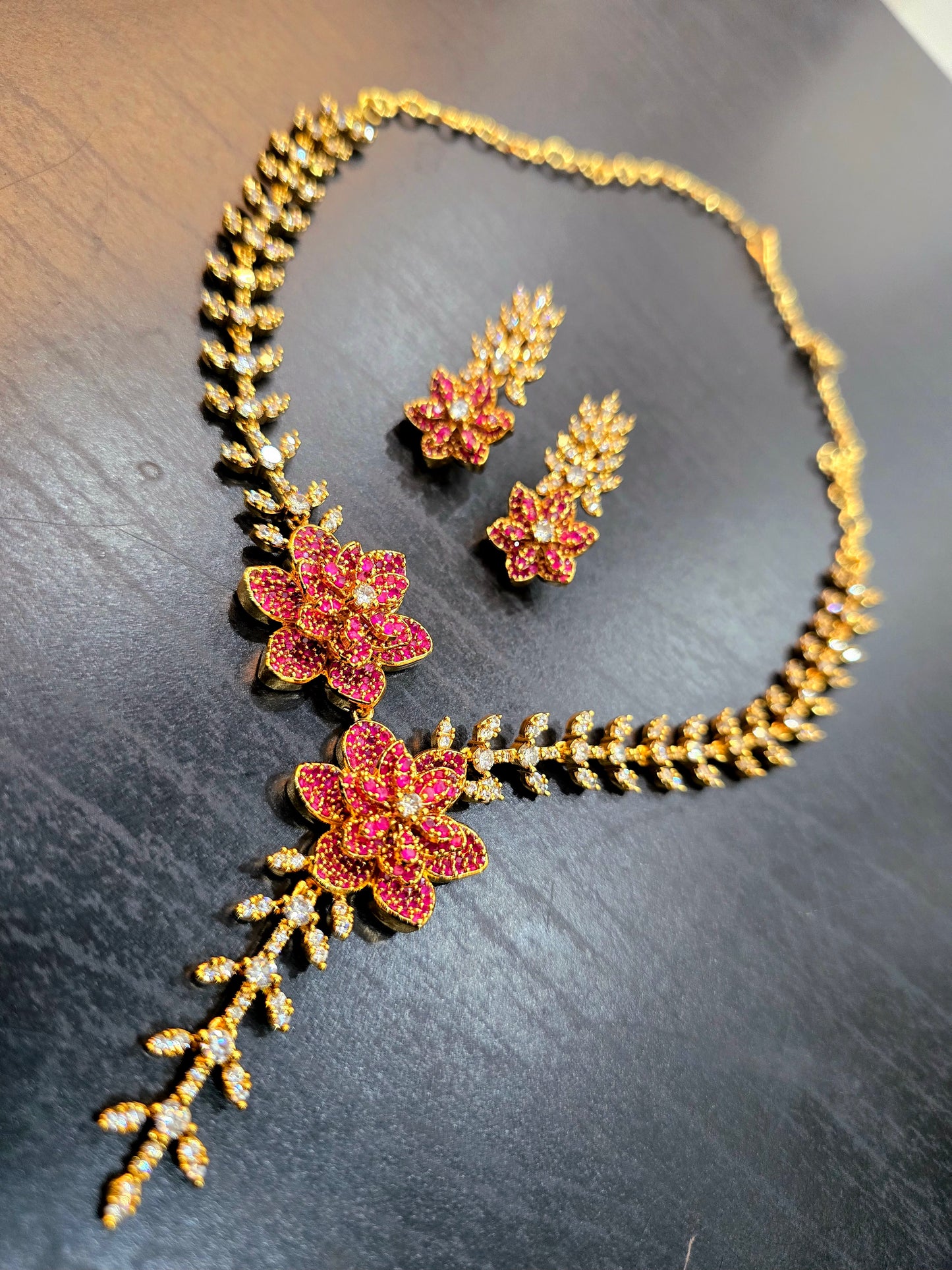 Neck set with earrings green code SLS 381J