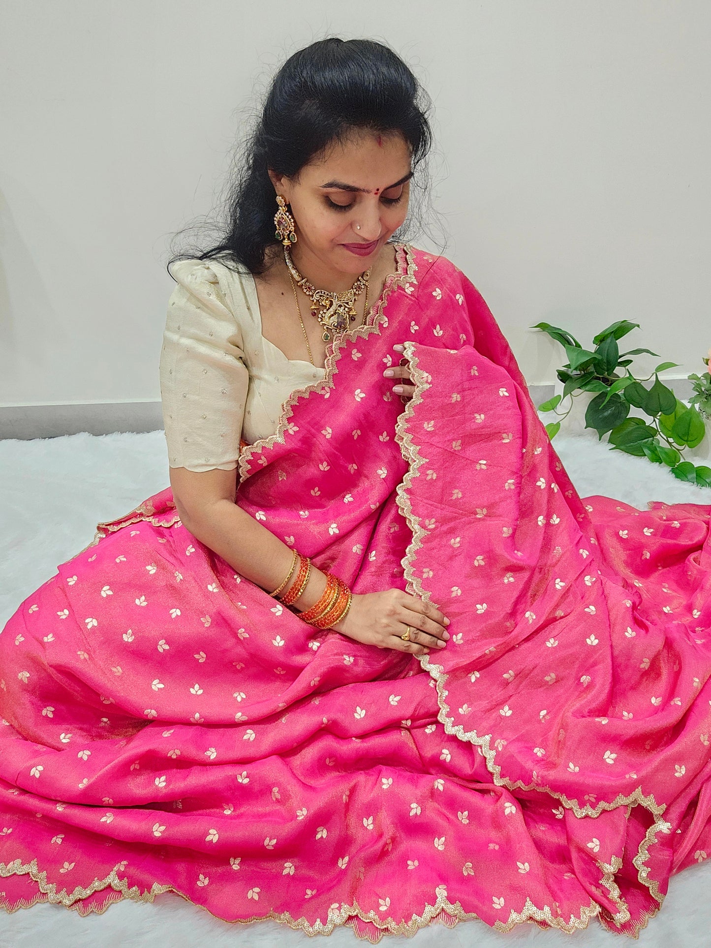 Saree  stiched blouse  ranning blouse (6.5 meters ) code SLS 195