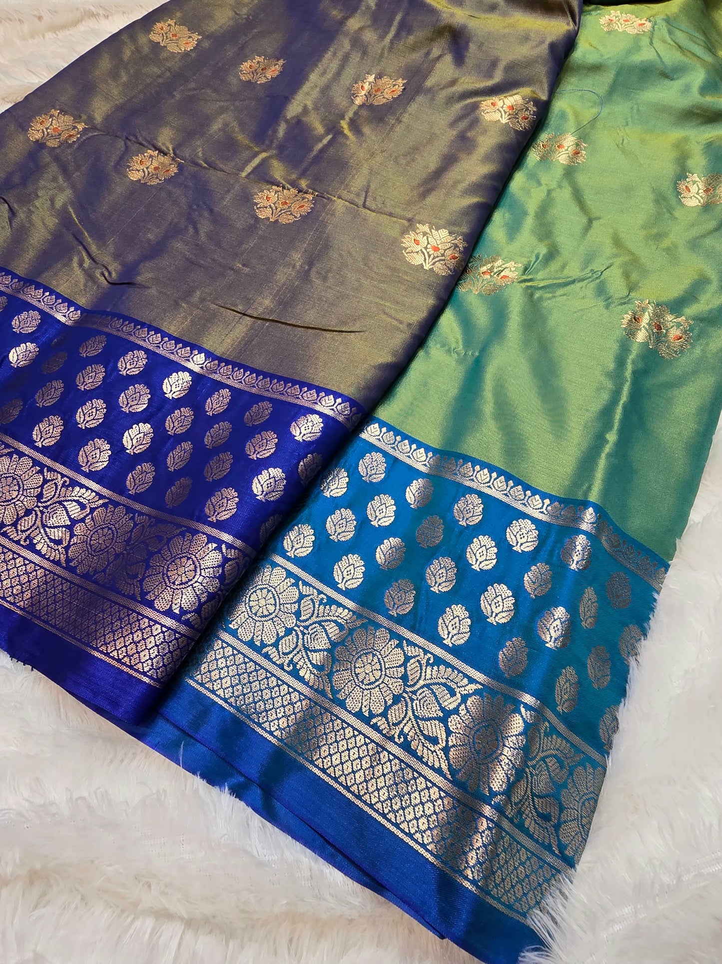 Saree un stiched blouse code SLS 561