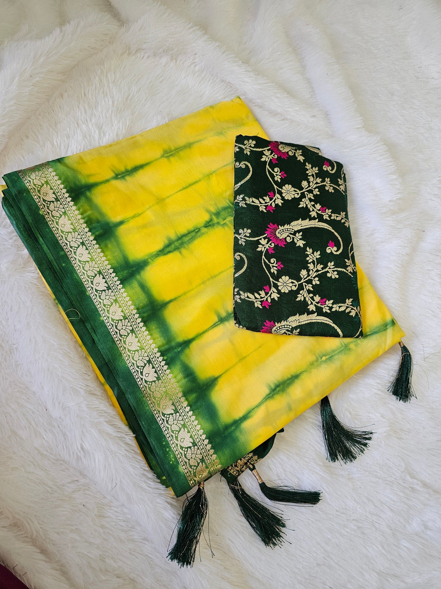 Saree un stiched blouse code SLS 381