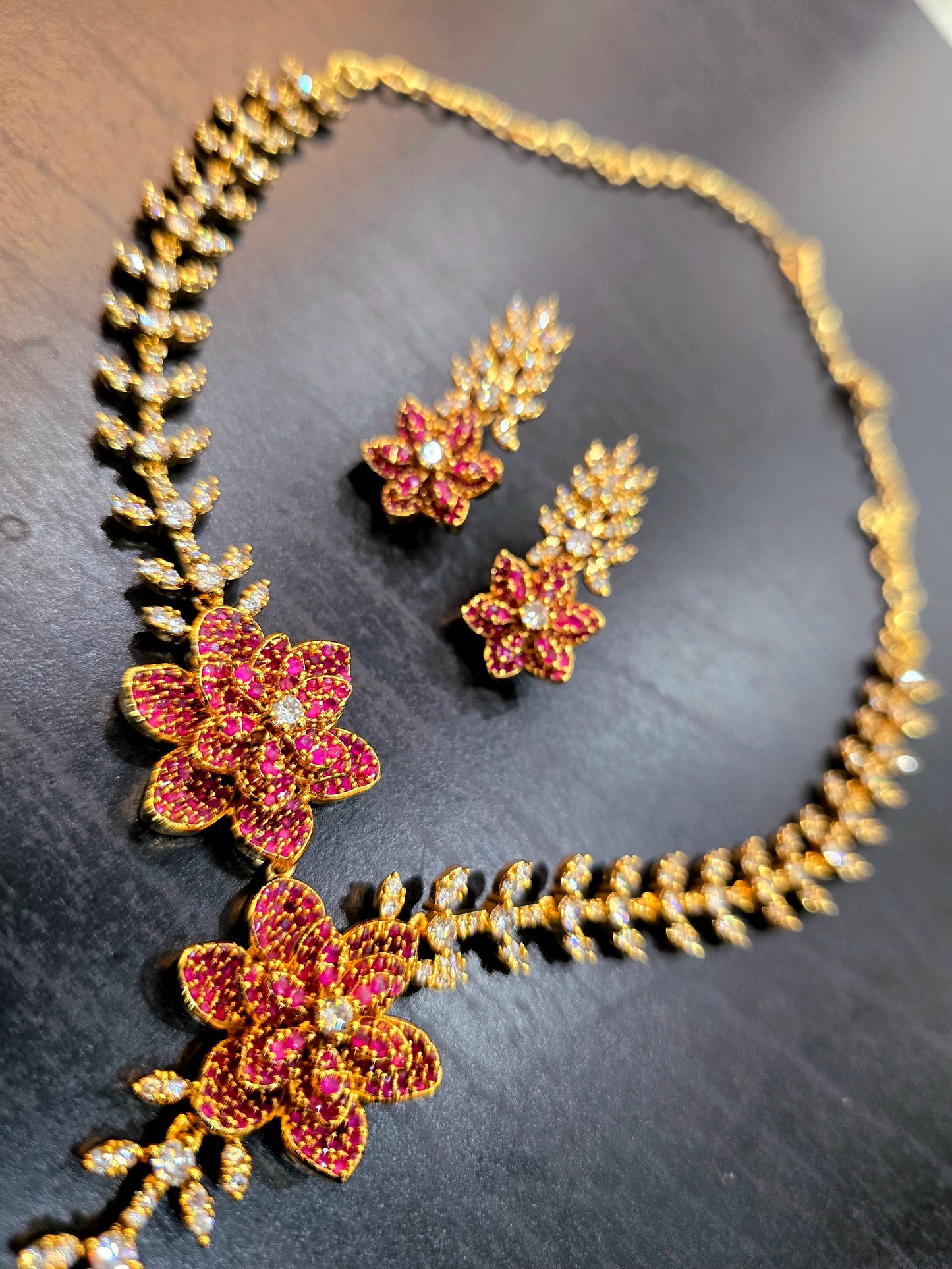 Neck set with earrings green code SLS 381J