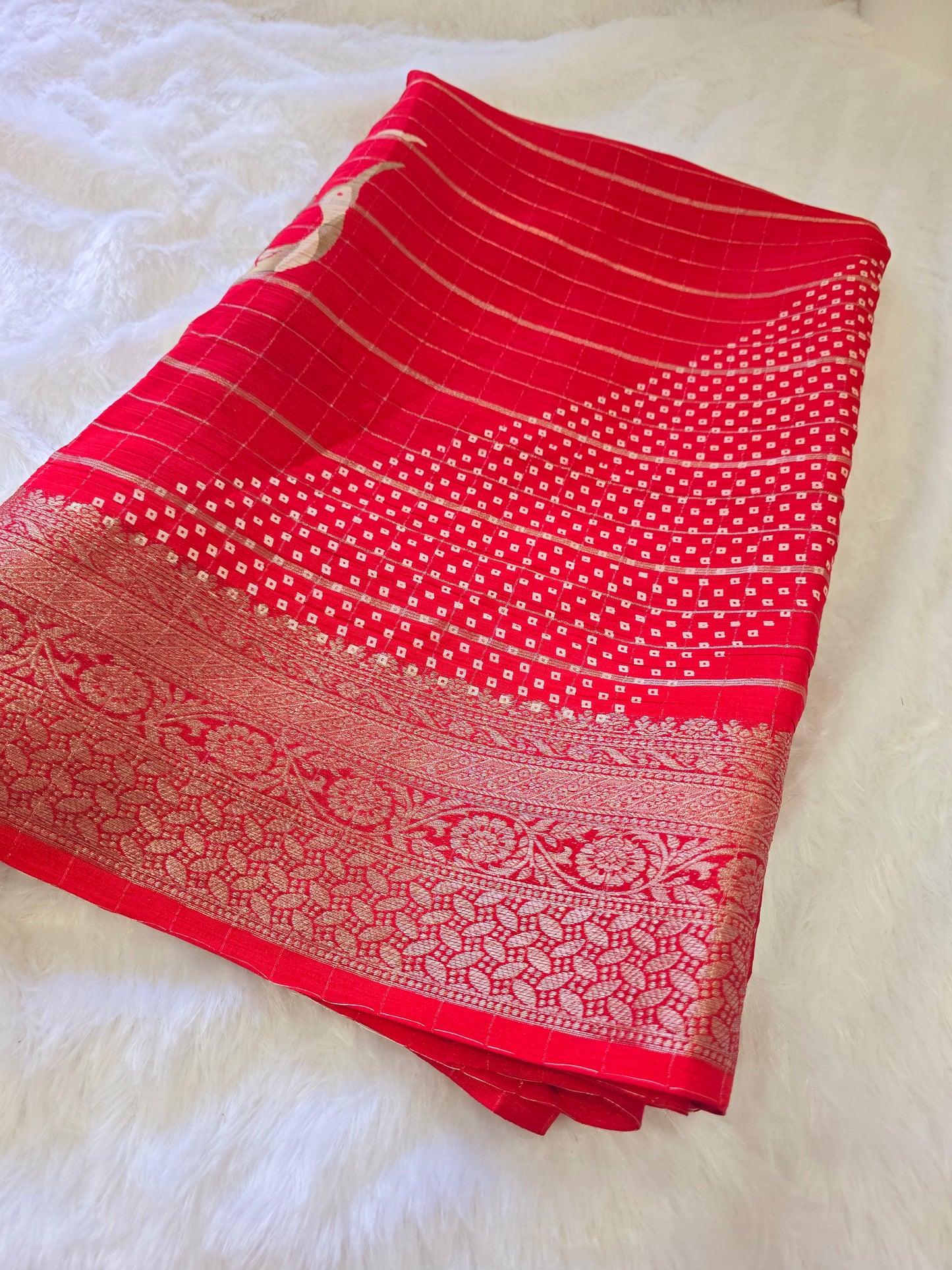 Red color Saree un stiched blouse code SLS 296