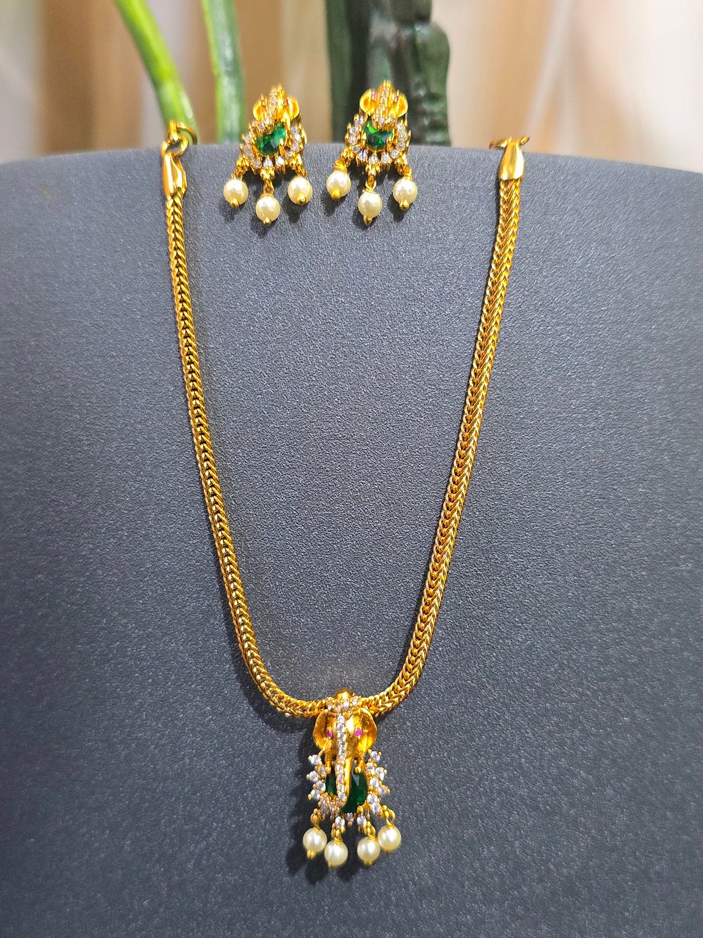 Neck set with earinges code SLS 763J