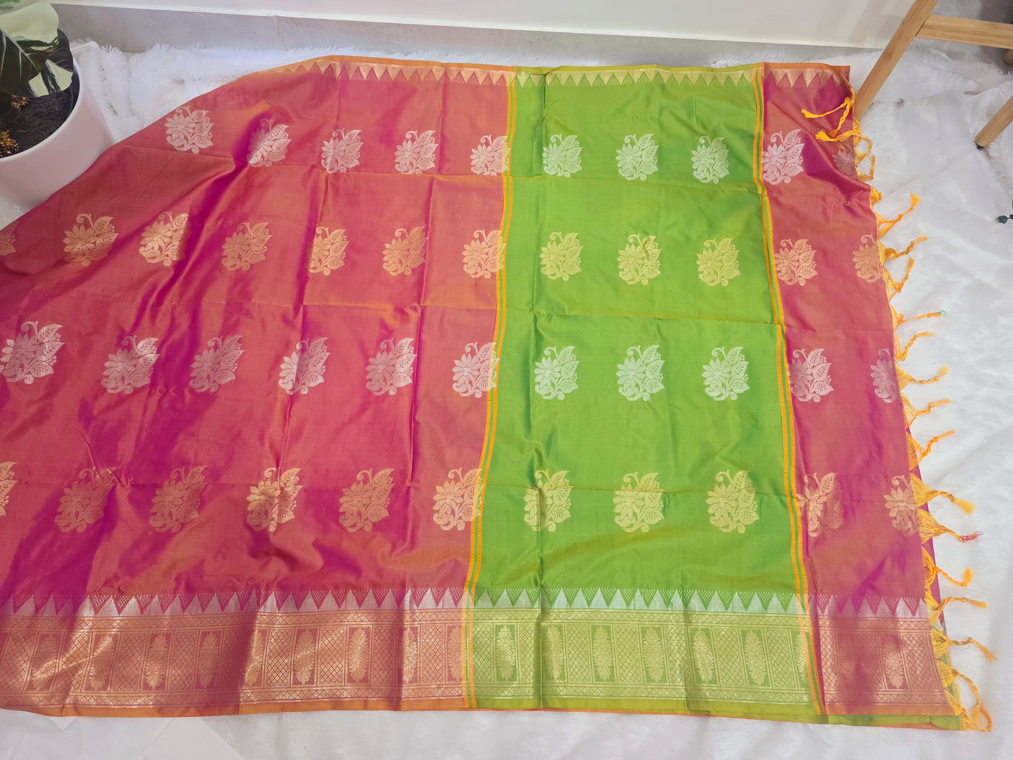 Saree un stiched blouse code SLS 385