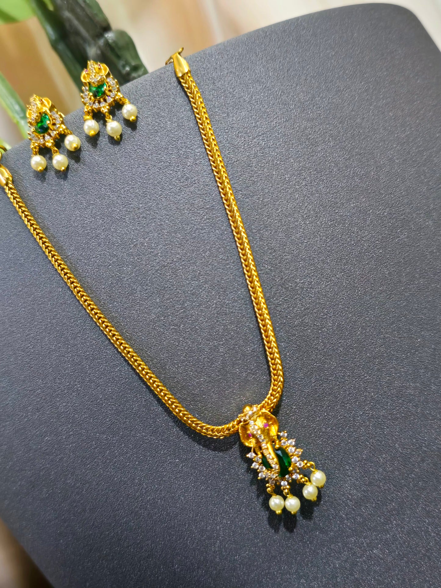 Neck set with earinges code SLS 763J