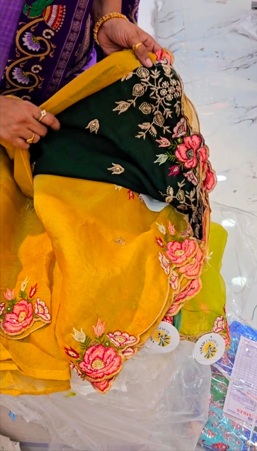Saree un stiched blouse code SLS 559