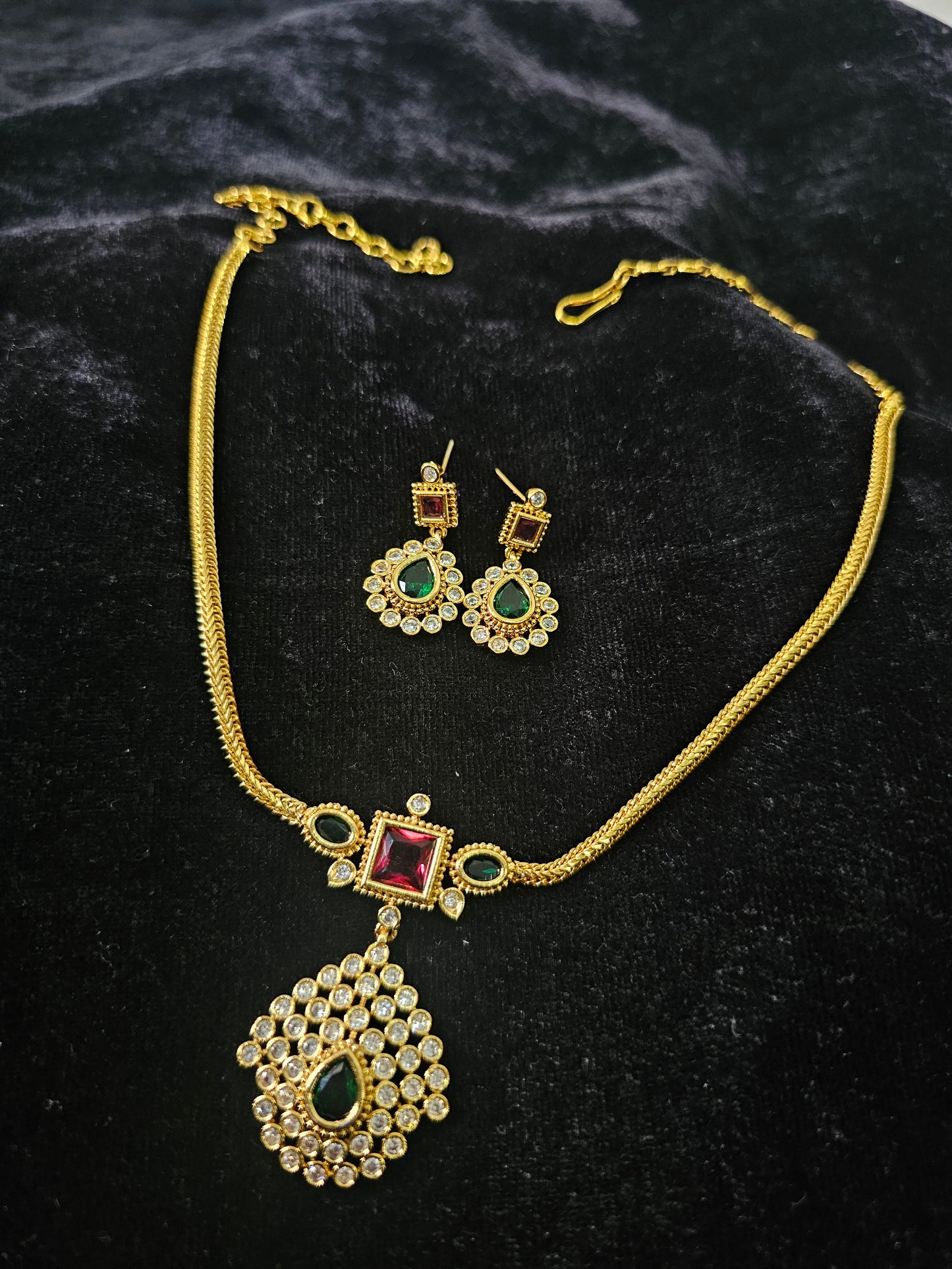 Neck set with earrings code SLS 701J