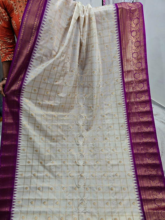 Saree un stiched blouse code SLS 584