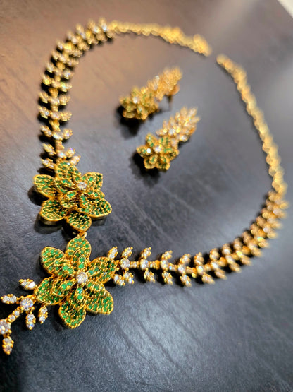 Neck set with earrings green code SLS 381J