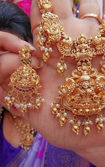 Neck set with earrings  code SLS 317J