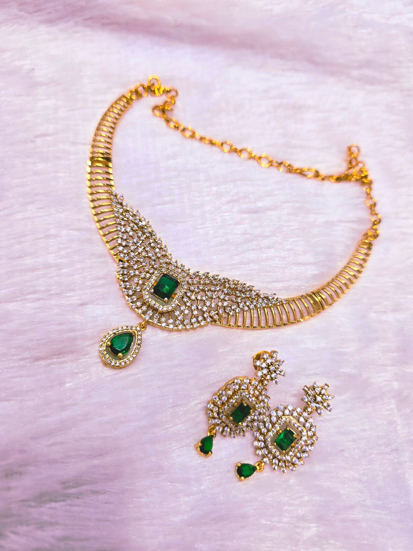 Neck set with earinges code  SlS 408 J