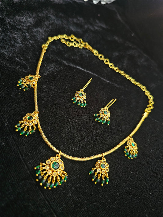 Green set with earrings code SLS 809J