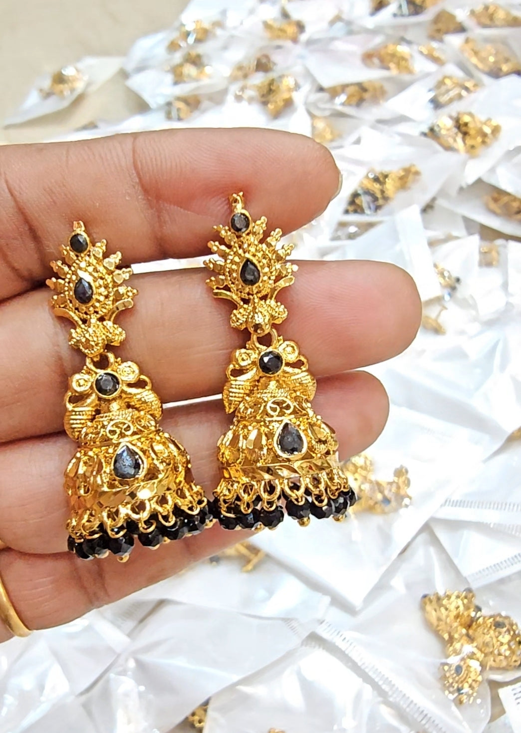 Screw back Earrings ( Black)- SLS88J