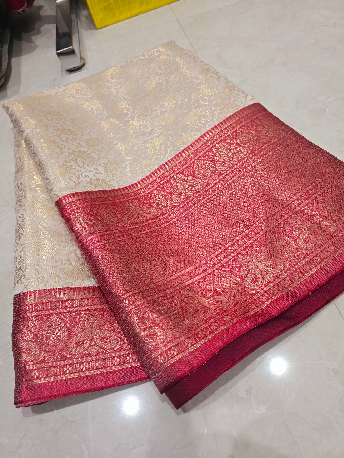Saree un stiched blouse code SLS 372